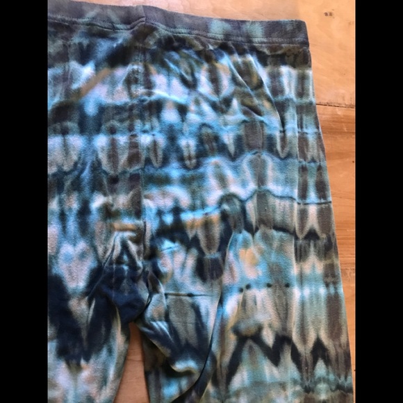 Blue Gecko: Tie Dye Leggings - Picture 4 of 6